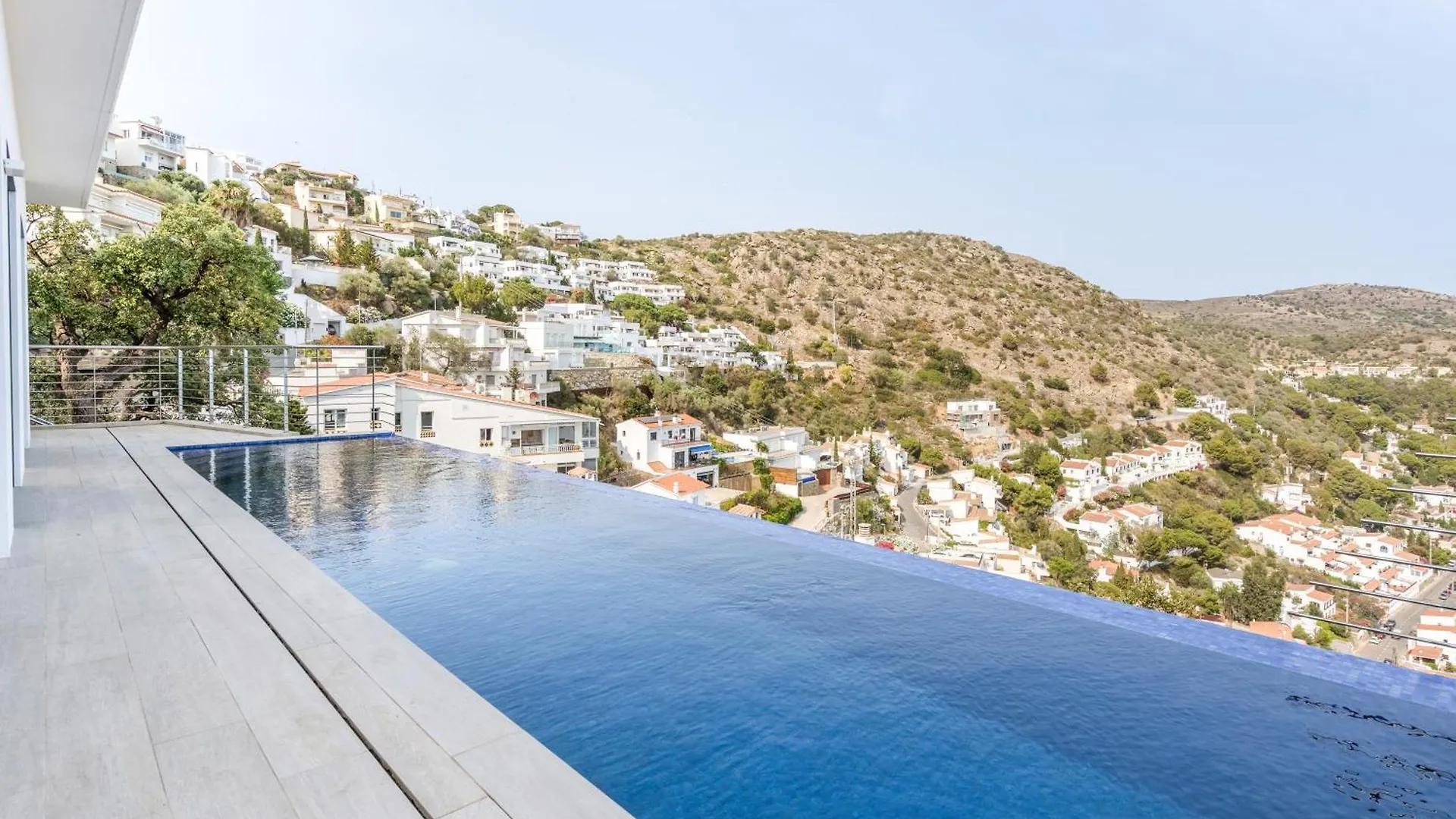 Welcs Villa 083 Emp Con Piscina Infinita Roses Spain