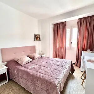 Escondite Con Terraza Compartida En La Azotea Rosas