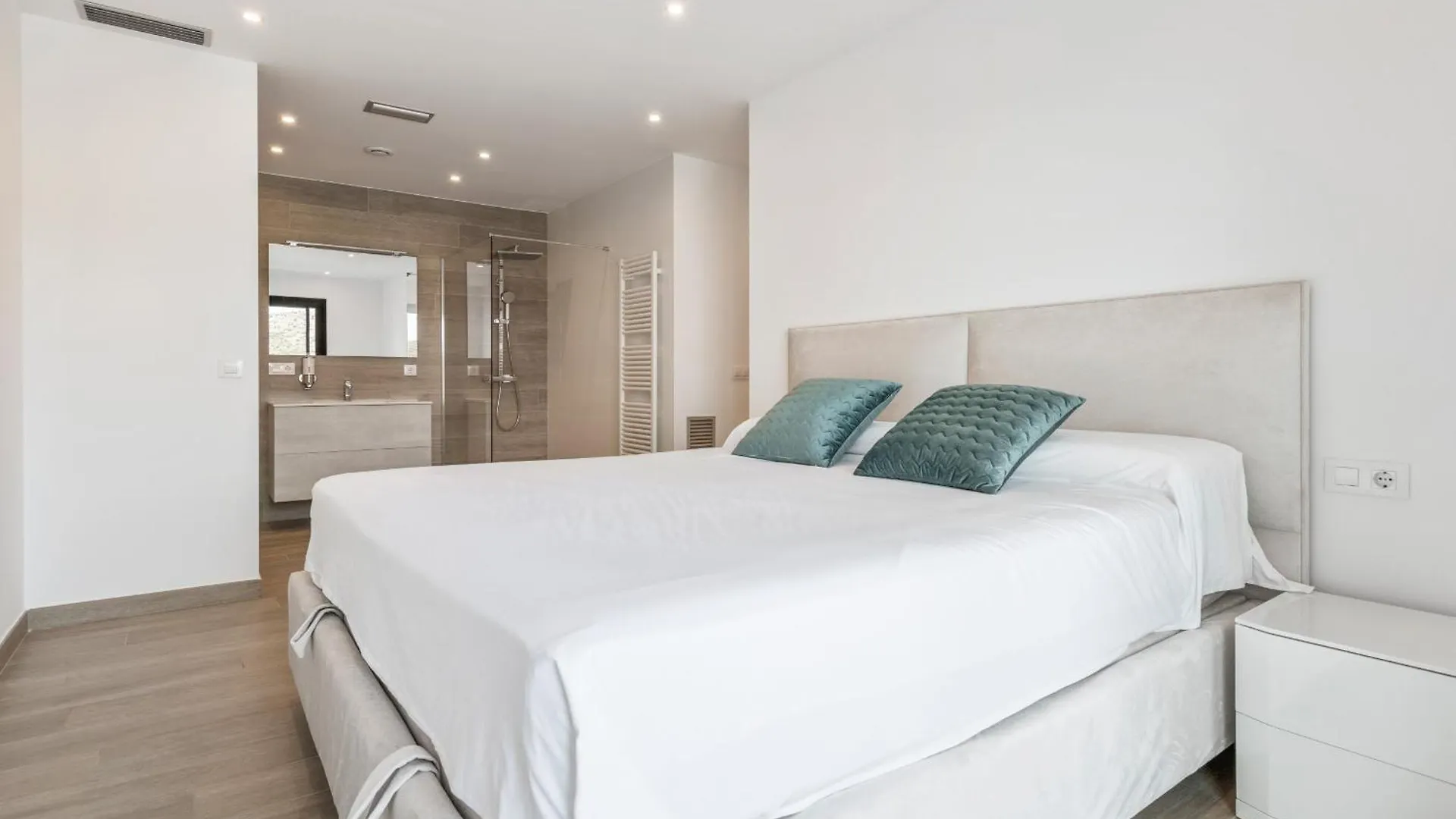 Welcs Villa 083 Emp Con Piscina Infinita Ρόζες