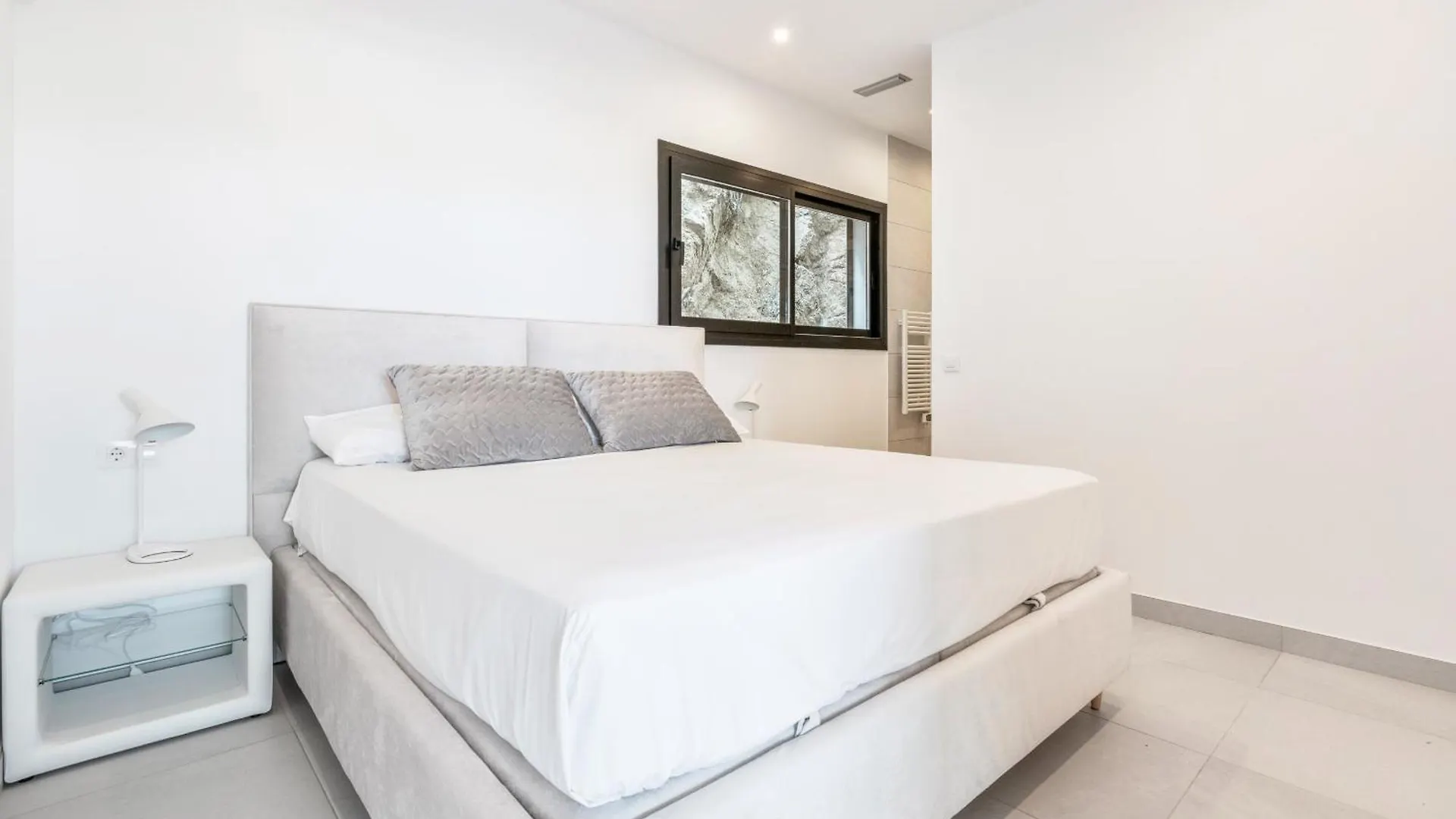 Welcs Villa 083 Emp Con Piscina Infinita Ρόζες