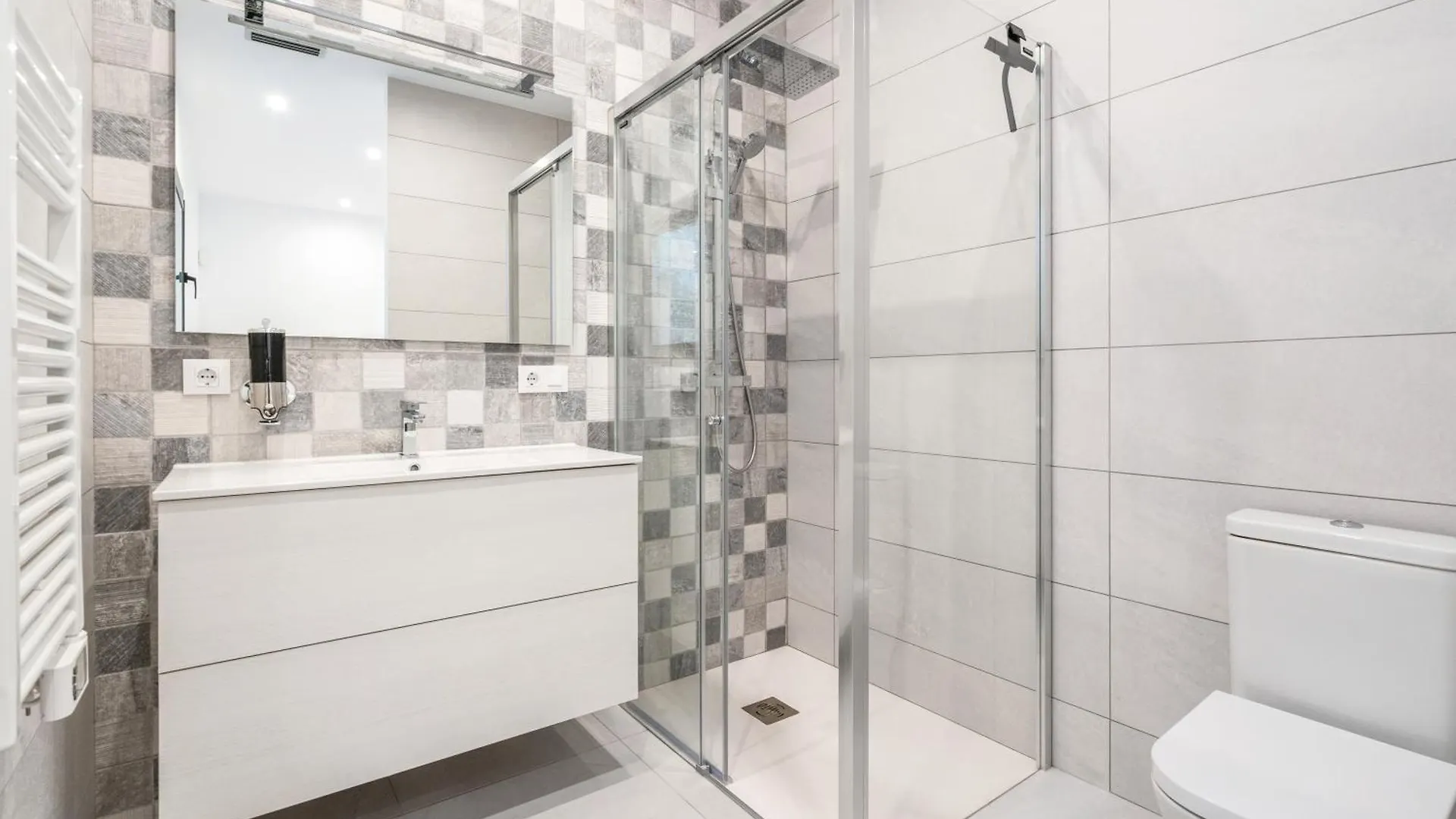 Welcs Villa 083 Emp Con Piscina Infinita Ρόζες